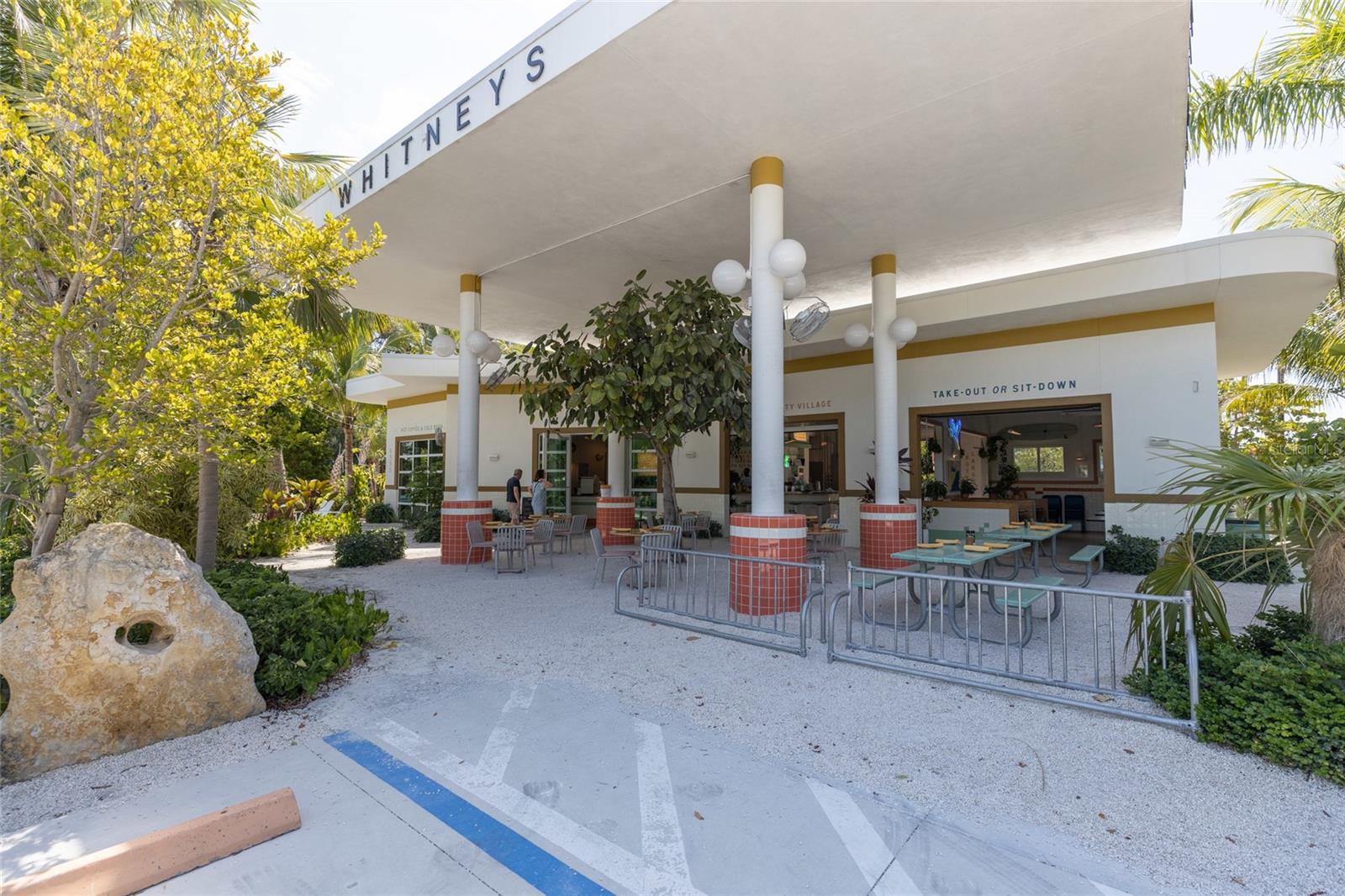 Image 11 of 20 For 7094 Longboat Drive E