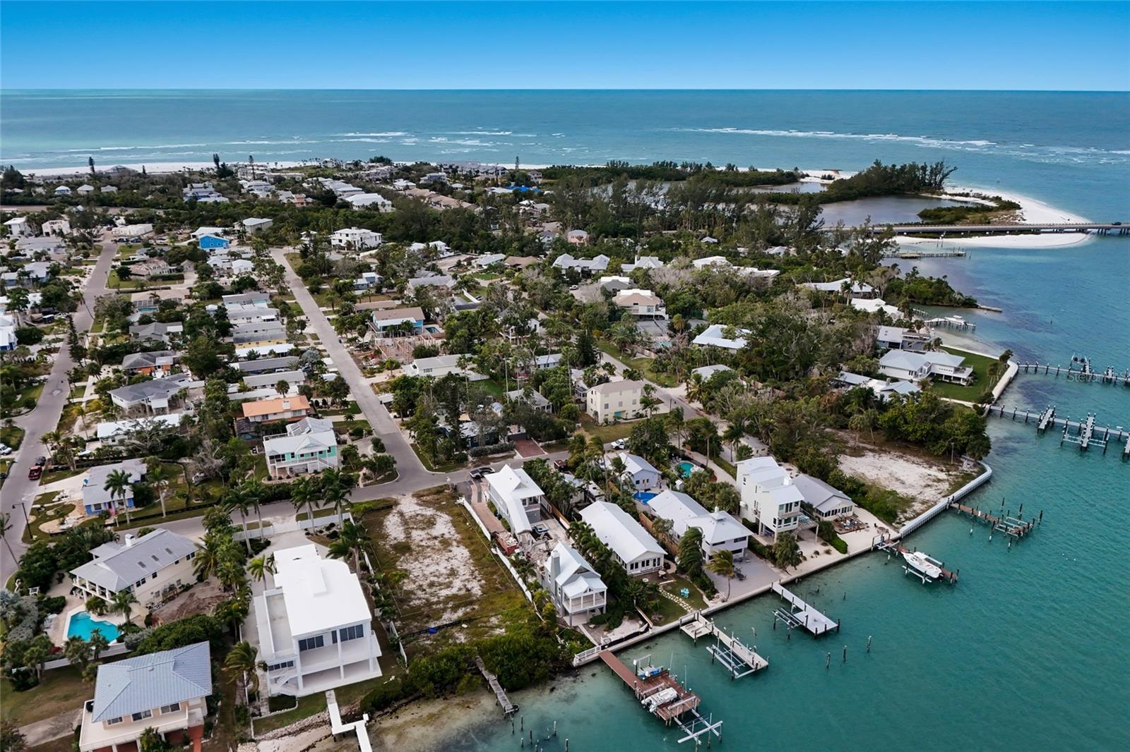 Image 15 of 20 For 7094 Longboat Drive E