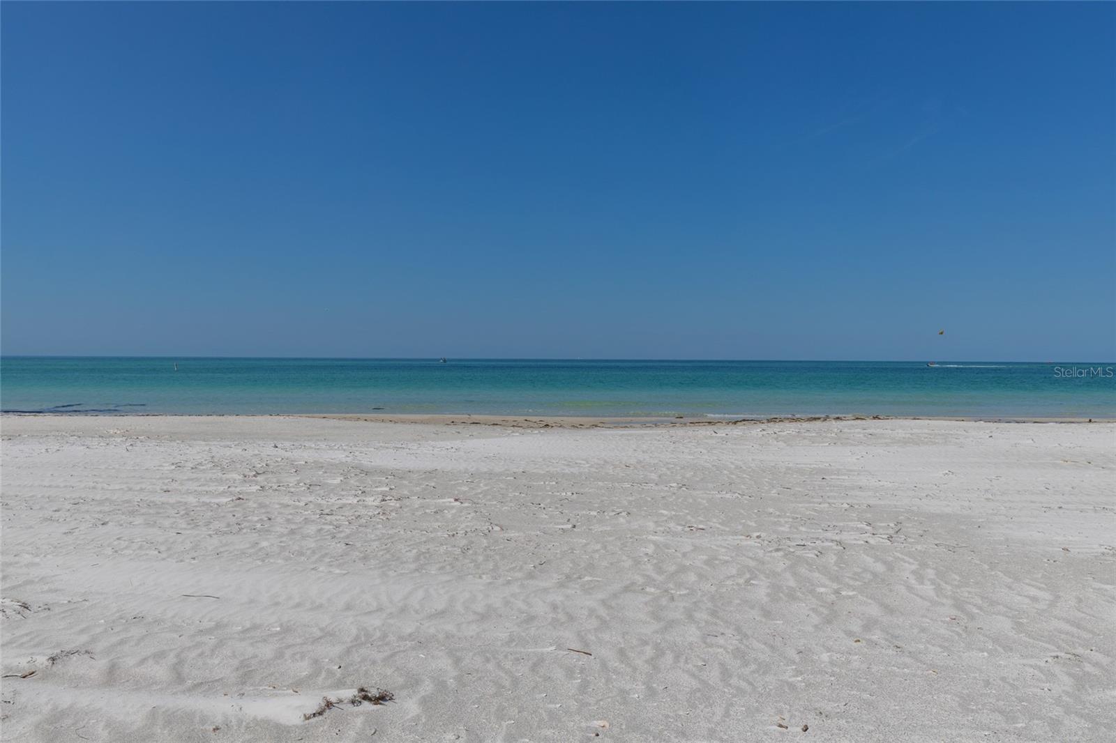 Image 6 of 20 For 7094 Longboat Drive E