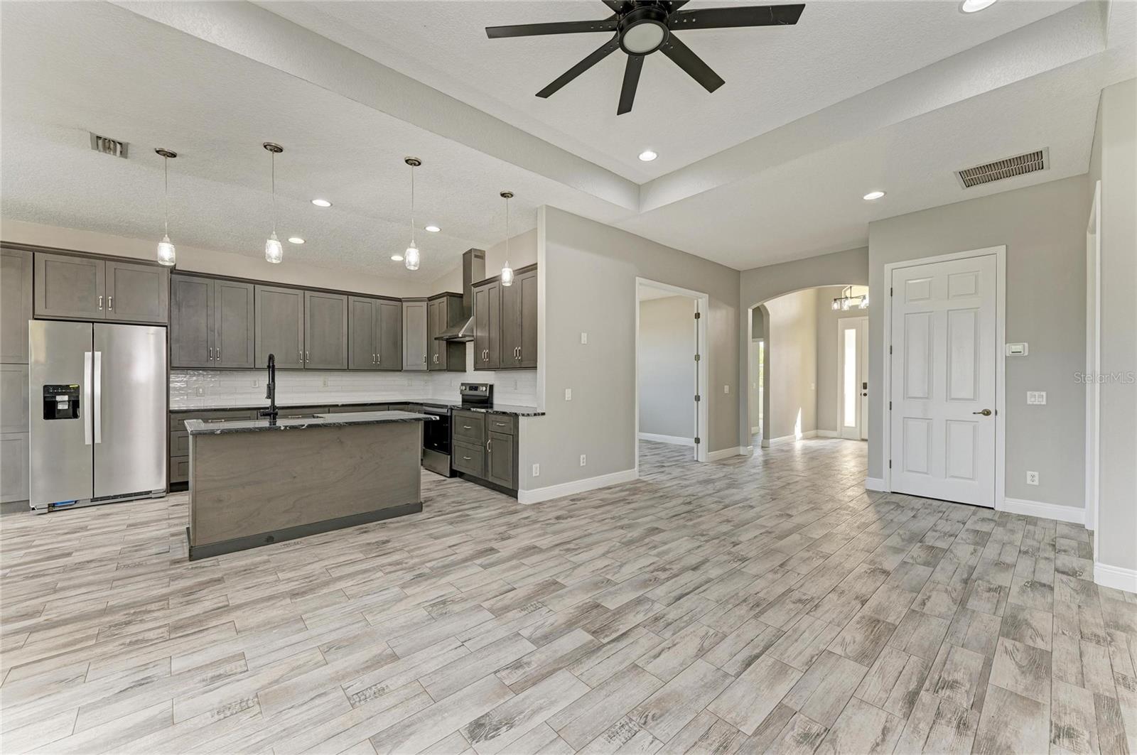 Image 19 of 85 For 13710 Golf Course Road