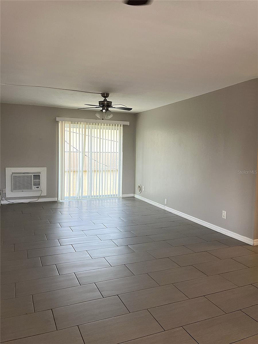 Image 7 of 20 For 3001 Bee Ridge Road 206