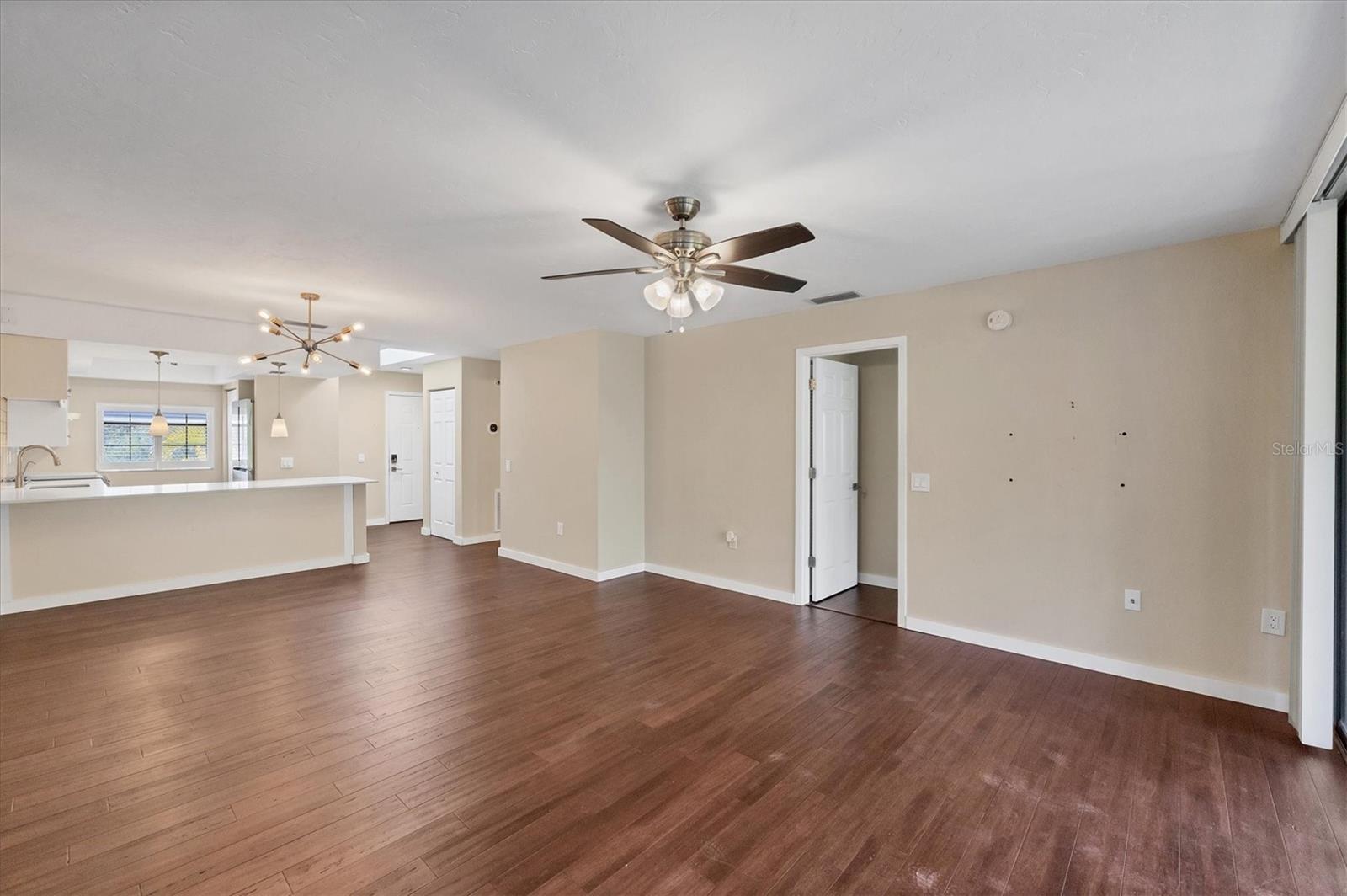 Image 17 of 49 For 3363 Cross Creek Drive 3363