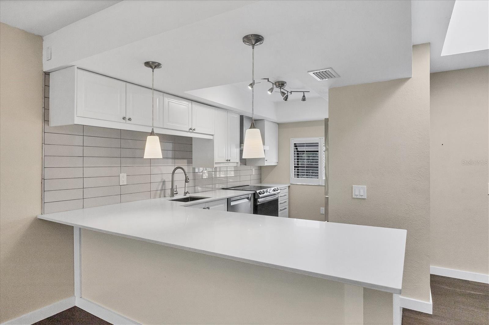 Image 7 of 49 For 3363 Cross Creek Drive 3363