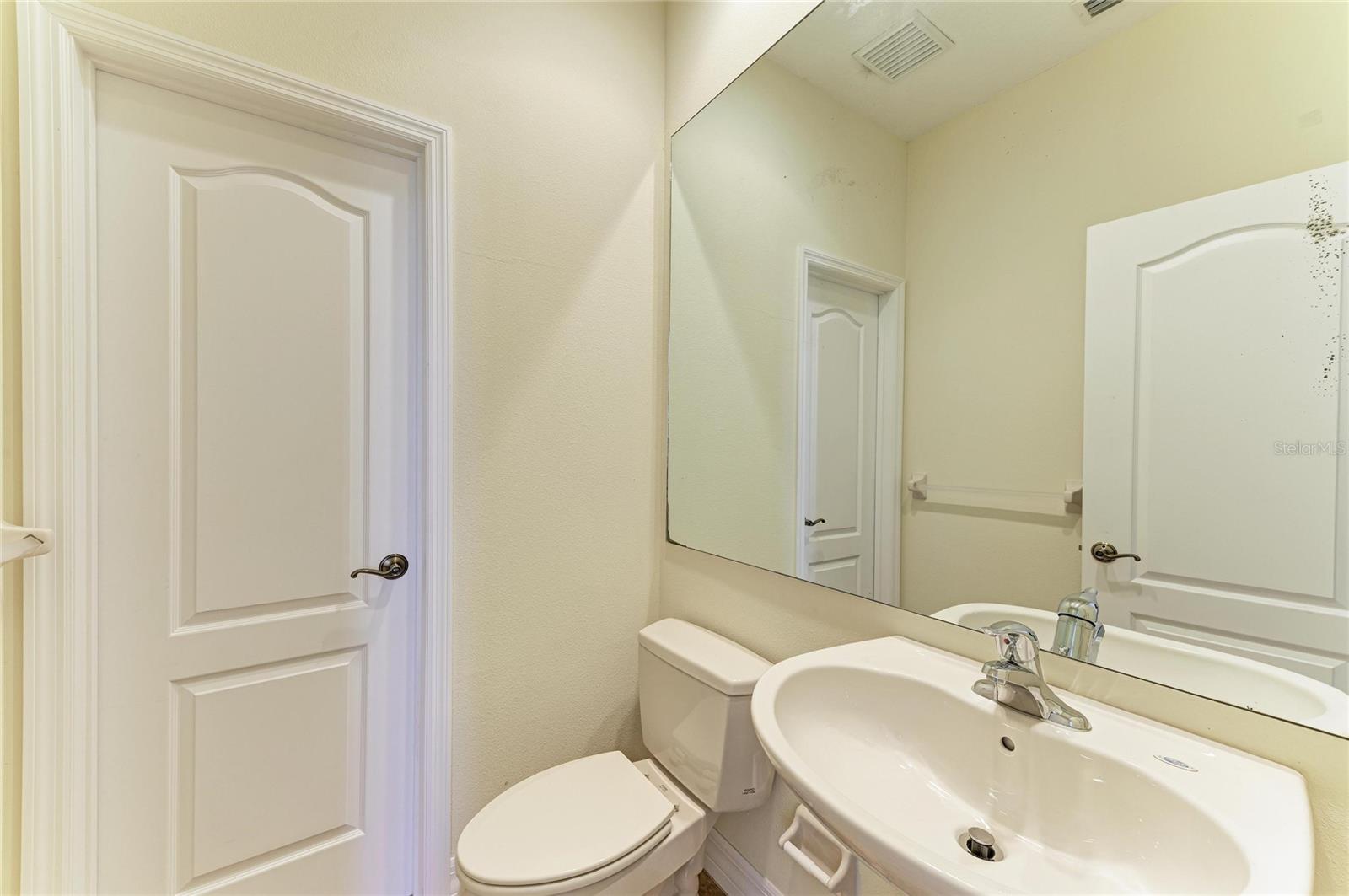 Image 36 of 63 For 650 Crane Prairie Way