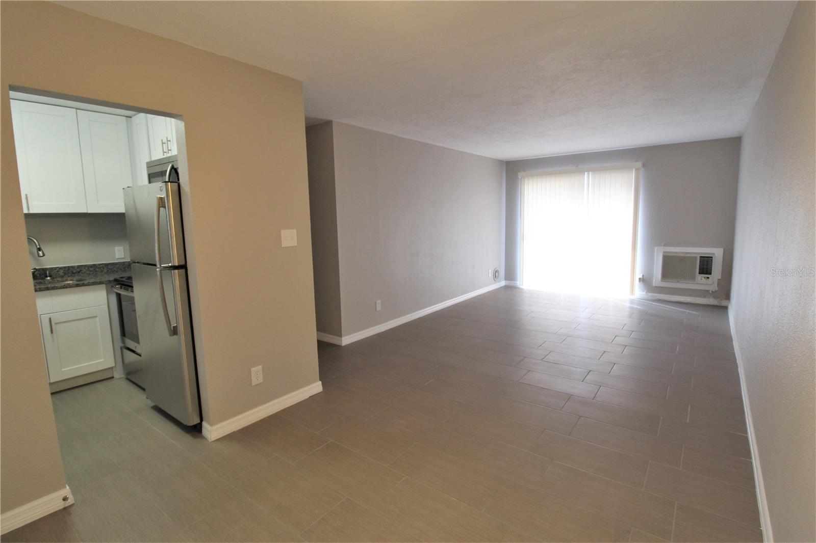 Image 2 of 19 For 3001 Bee Ridge Road 207