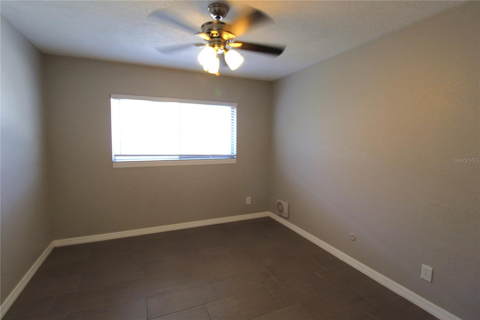 Image 5 of 19 For 3001 Bee Ridge Road 207