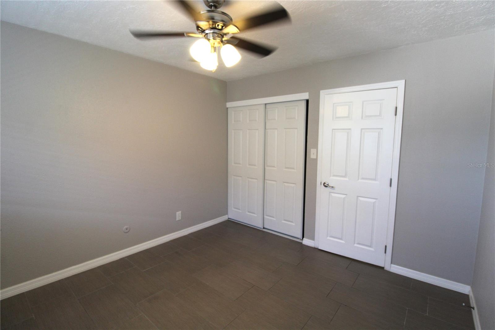 Image 7 of 19 For 3001 Bee Ridge Road 207