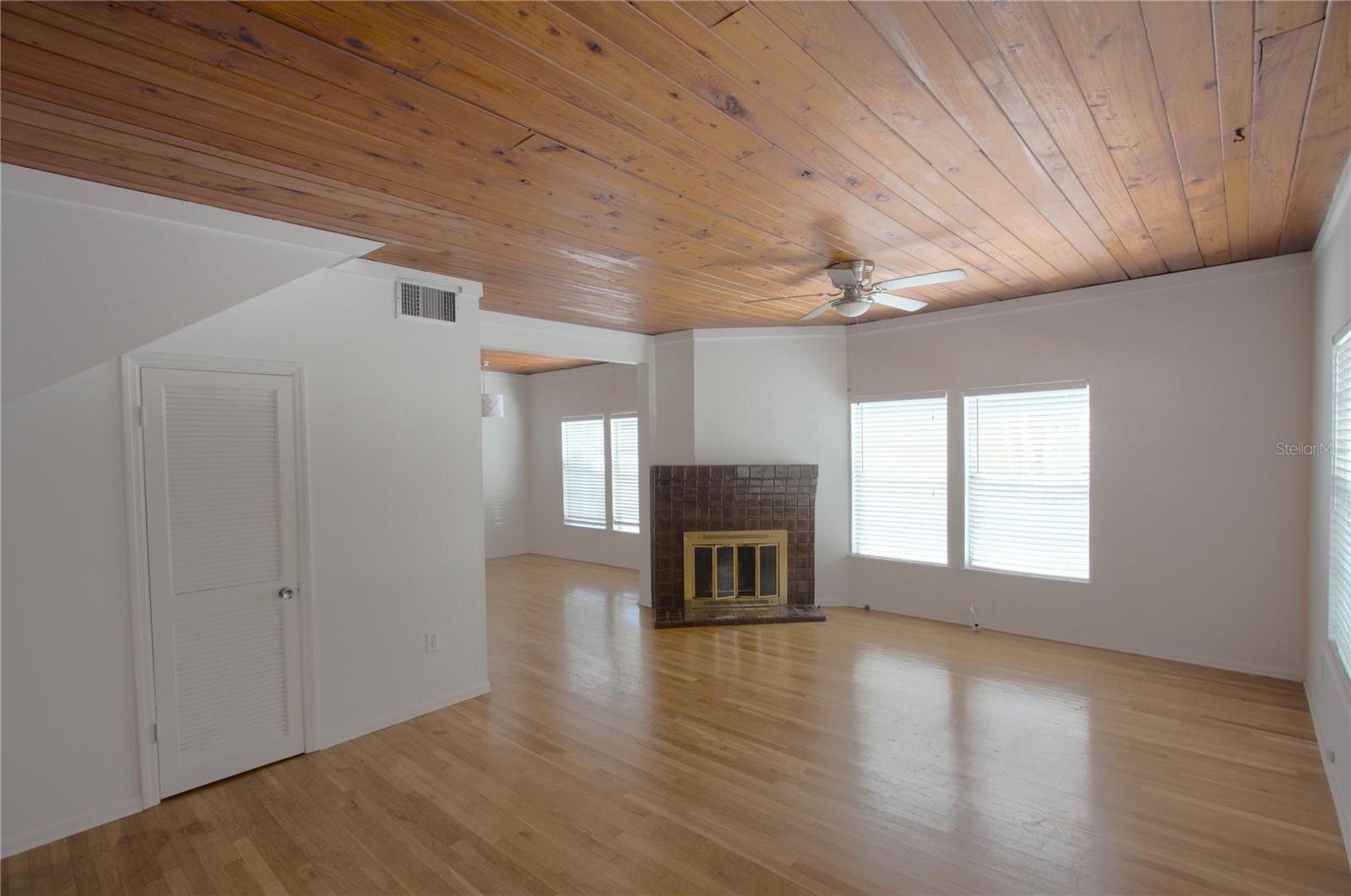 Image 7 of 15 For 301 Osprey Avenue