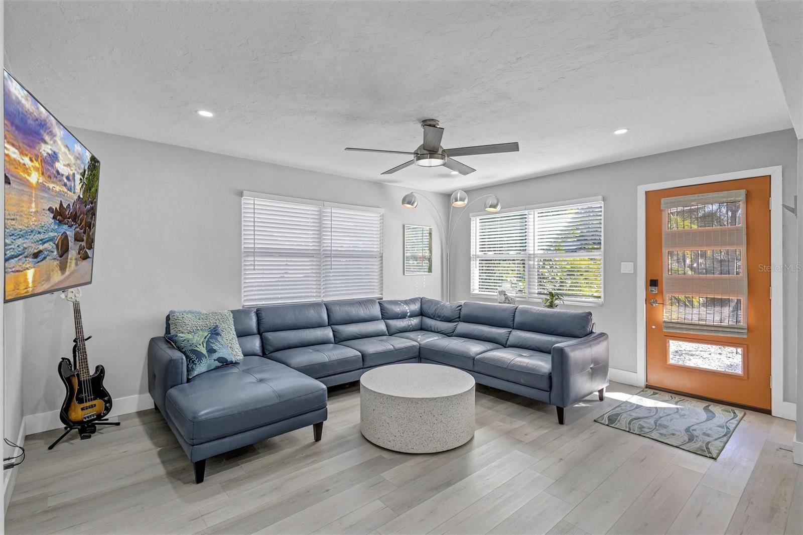 Image 11 of 64 For 821 41st Street