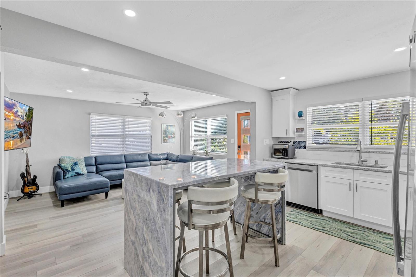 Image 16 of 64 For 821 41st Street