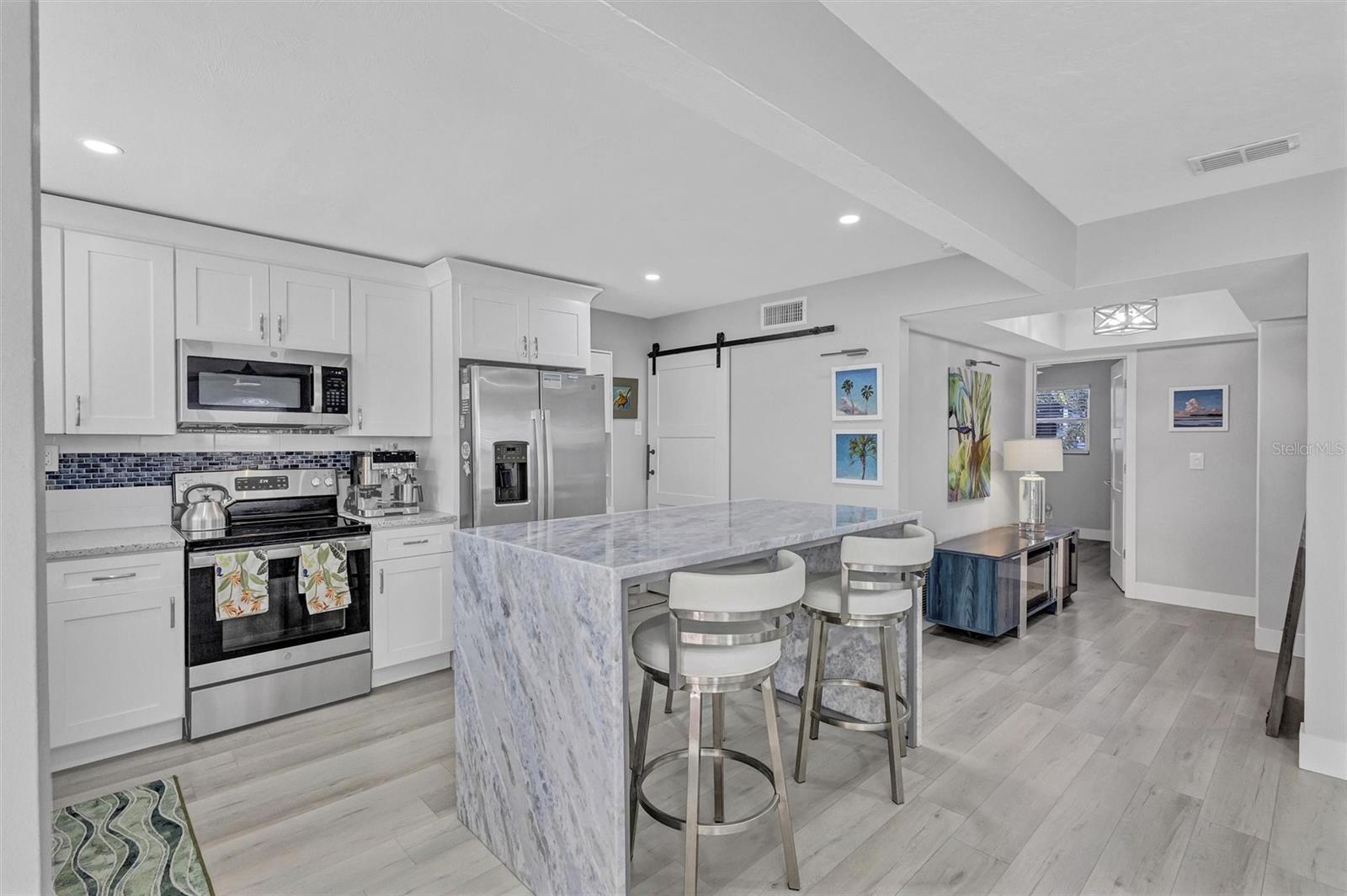 Image 18 of 64 For 821 41st Street