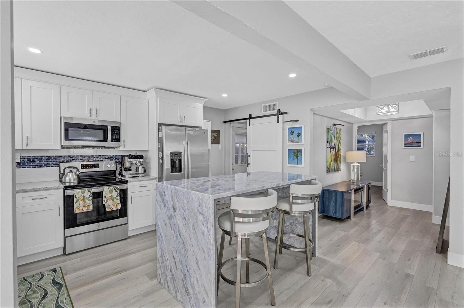 Image 19 of 64 For 821 41st Street