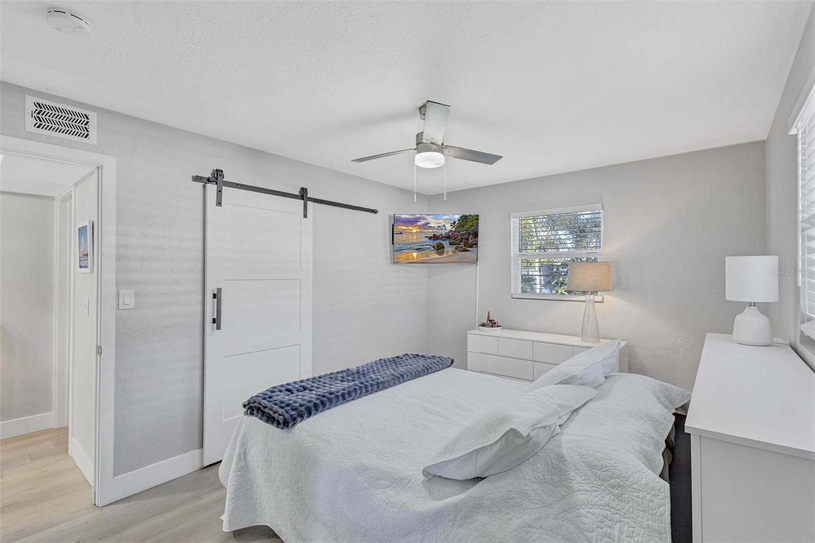 Image 22 of 64 For 821 41st Street