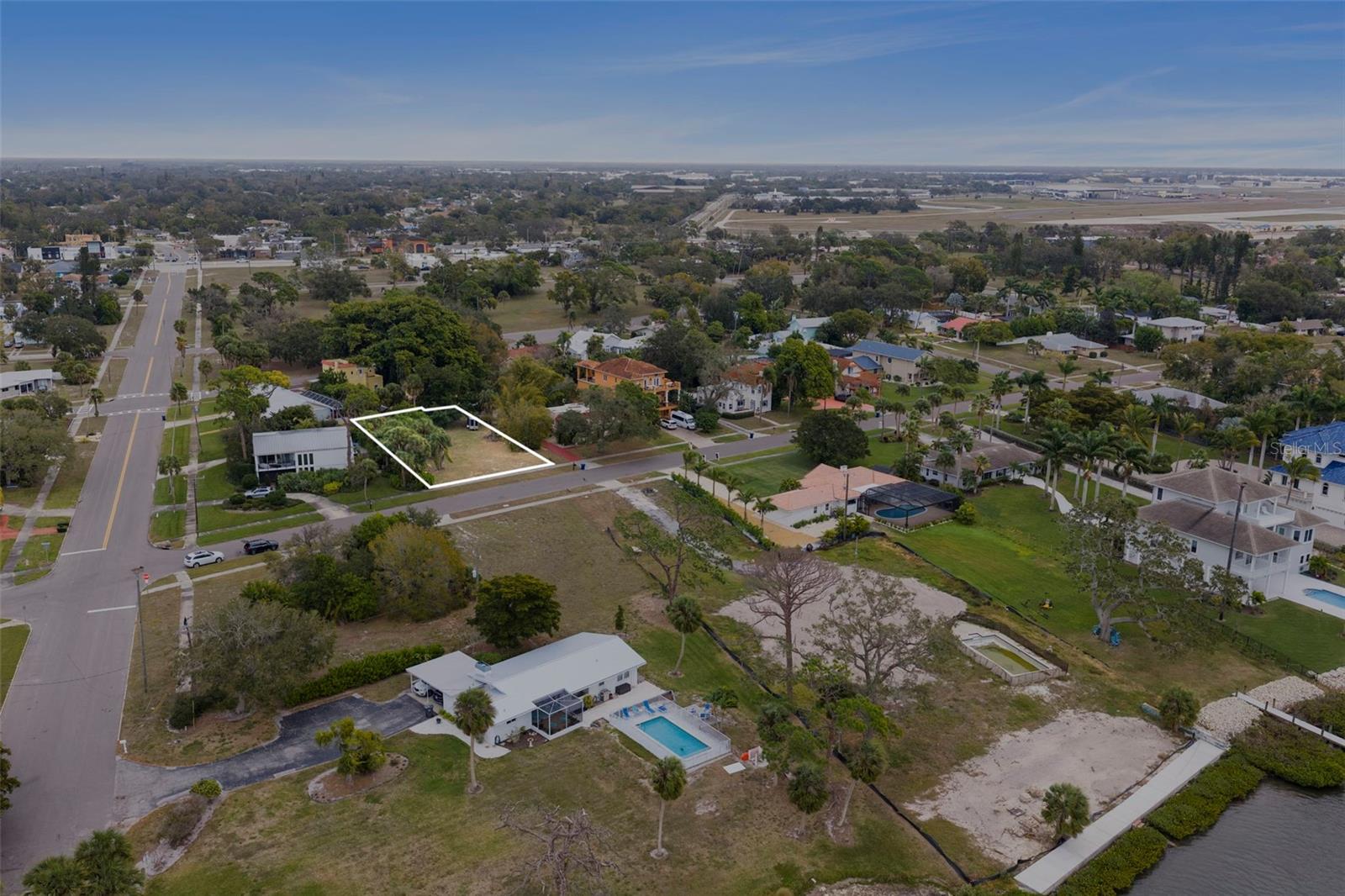 Image 15 of 23 For 7511 Westmoreland Drive