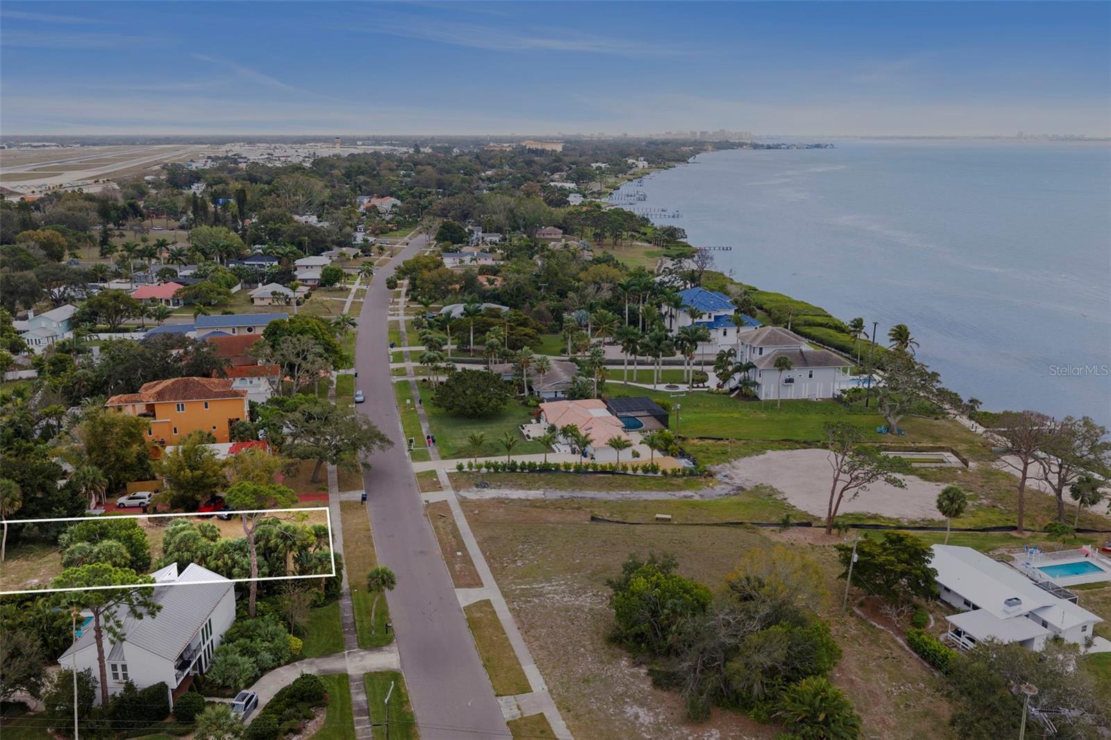 Image 17 of 23 For 7511 Westmoreland Drive