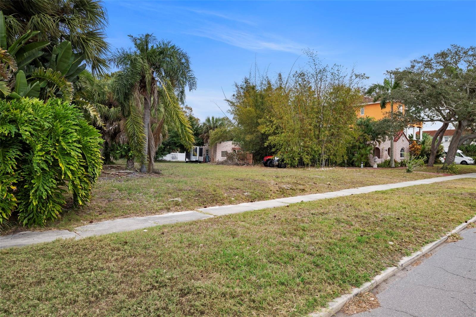 Image 19 of 23 For 7511 Westmoreland Drive