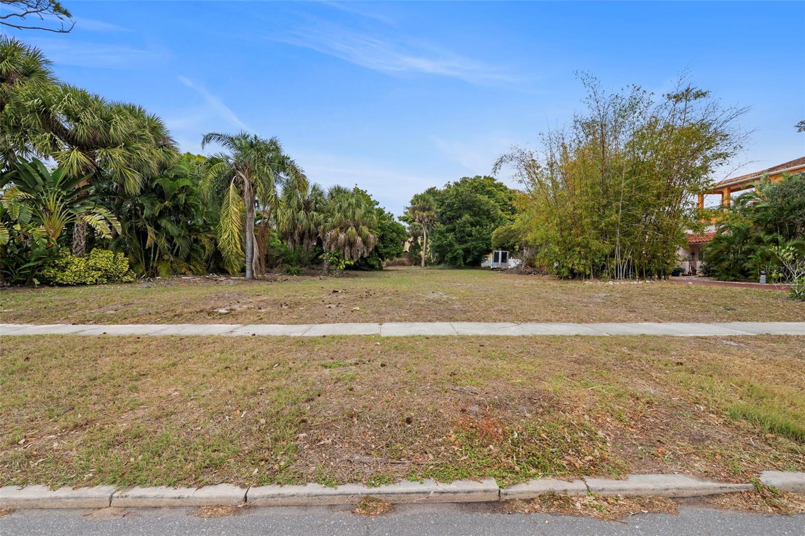 Image 20 of 23 For 7511 Westmoreland Drive