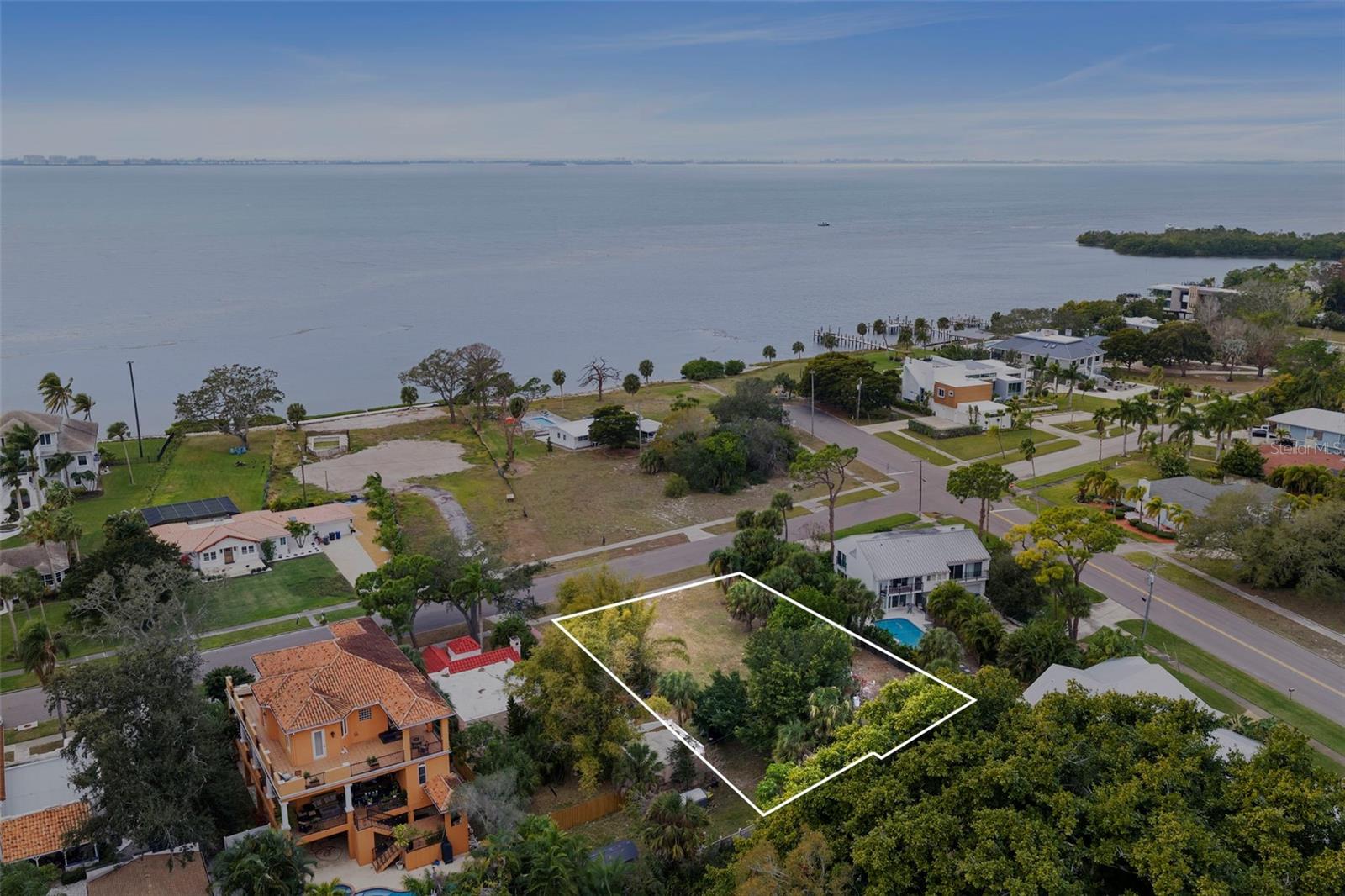 Image 5 of 23 For 7511 Westmoreland Drive