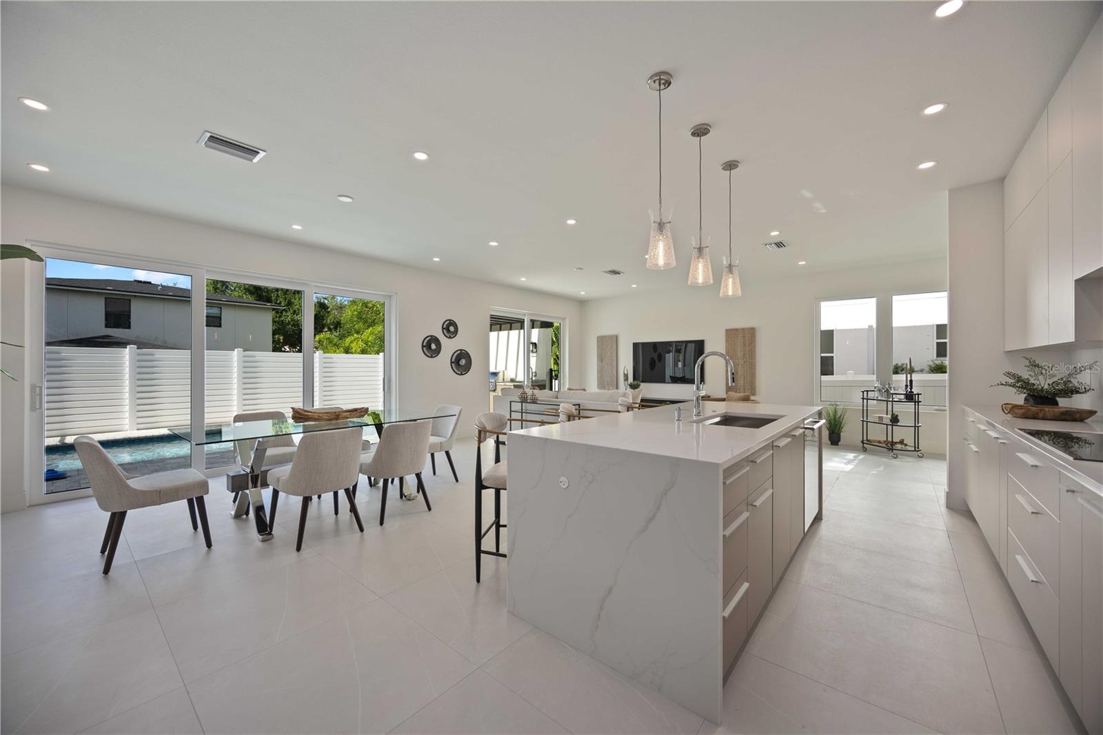 Image 17 of 73 For 2590 Floyd Street