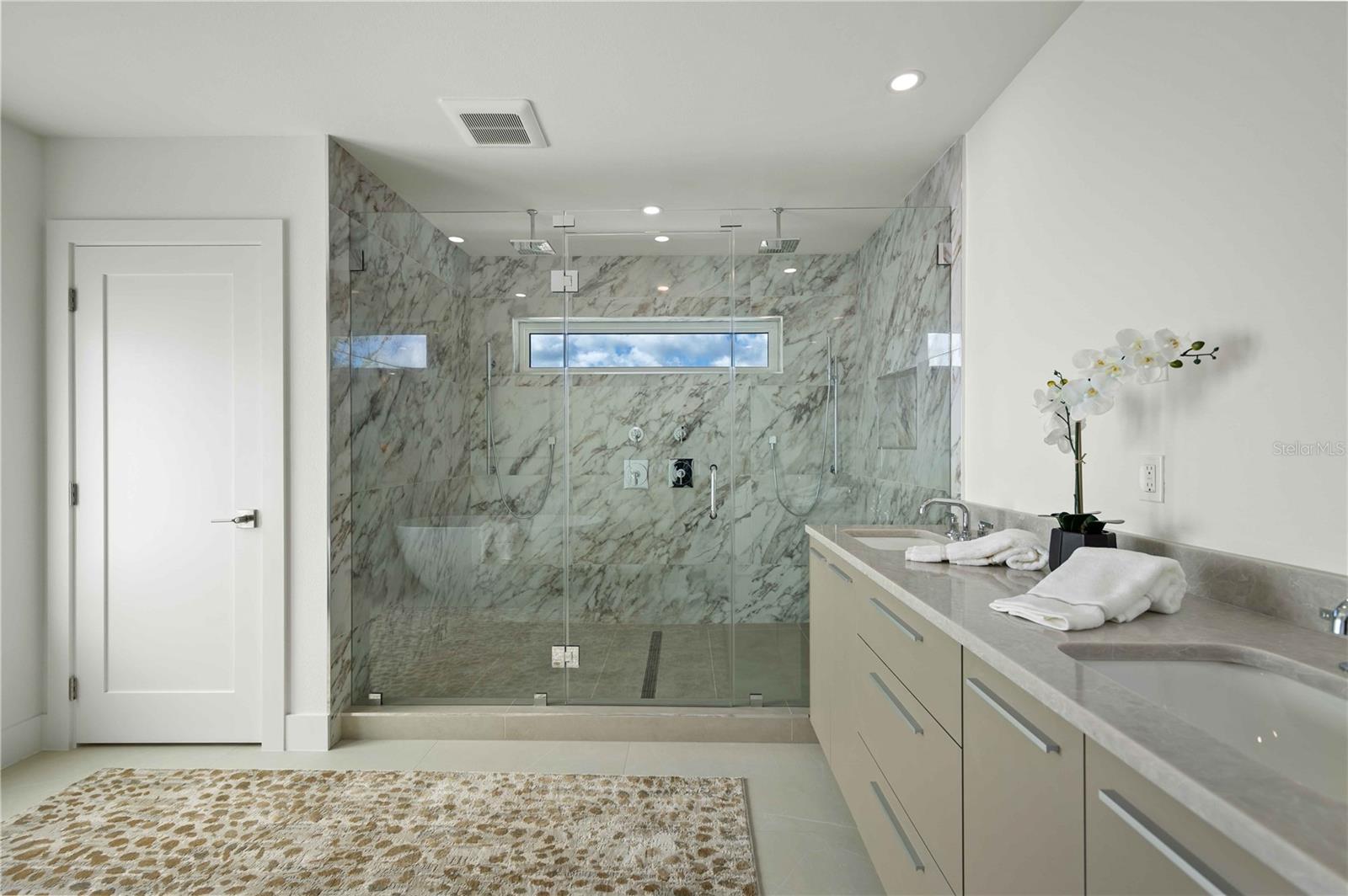 Image 39 of 73 For 2590 Floyd Street