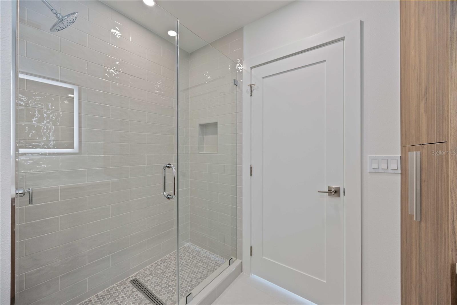 Image 42 of 73 For 2590 Floyd Street