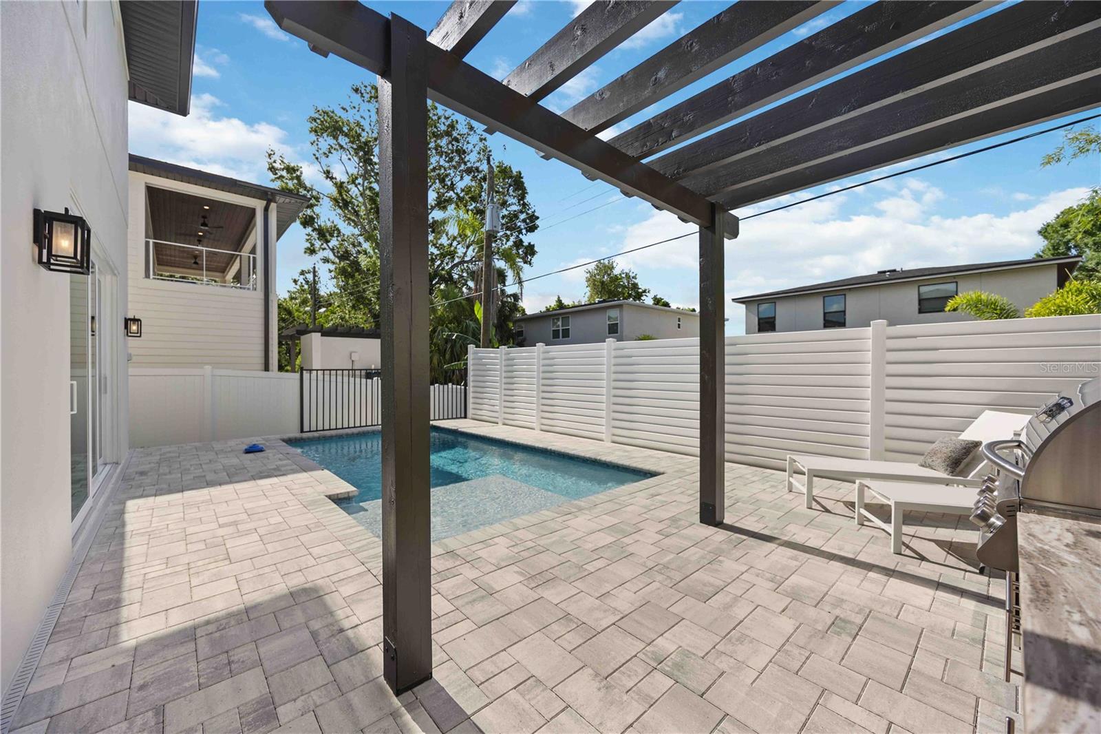 Image 64 of 73 For 2590 Floyd Street