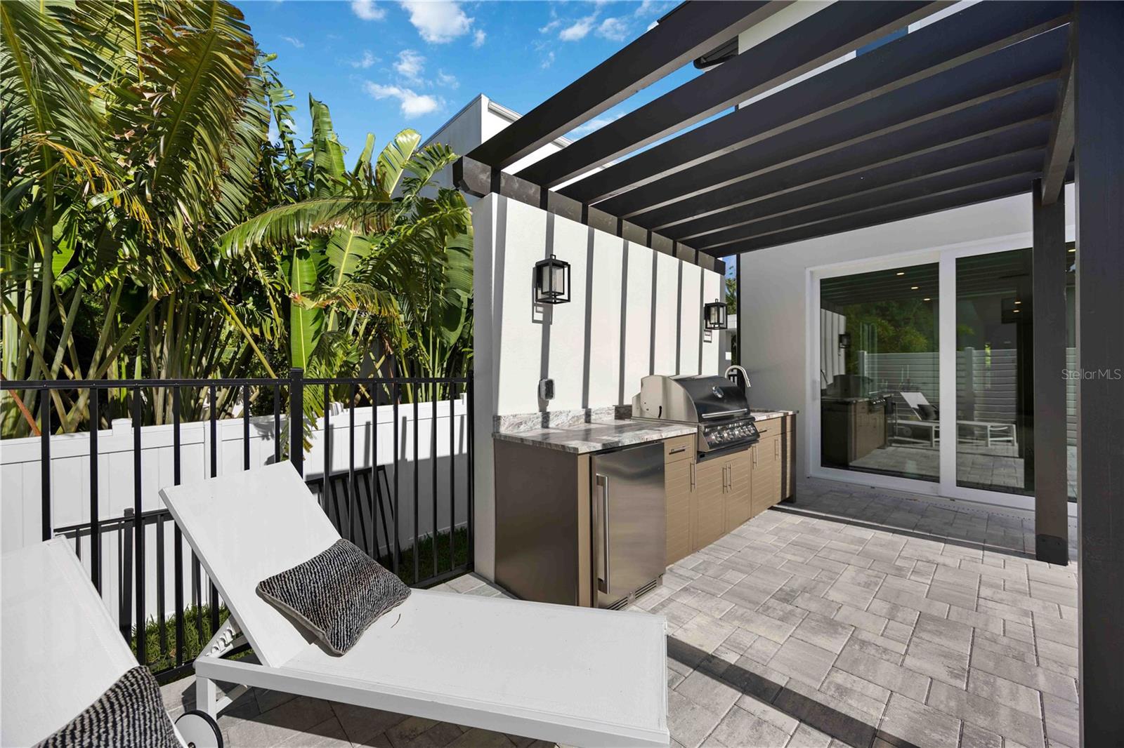 Image 65 of 73 For 2590 Floyd Street