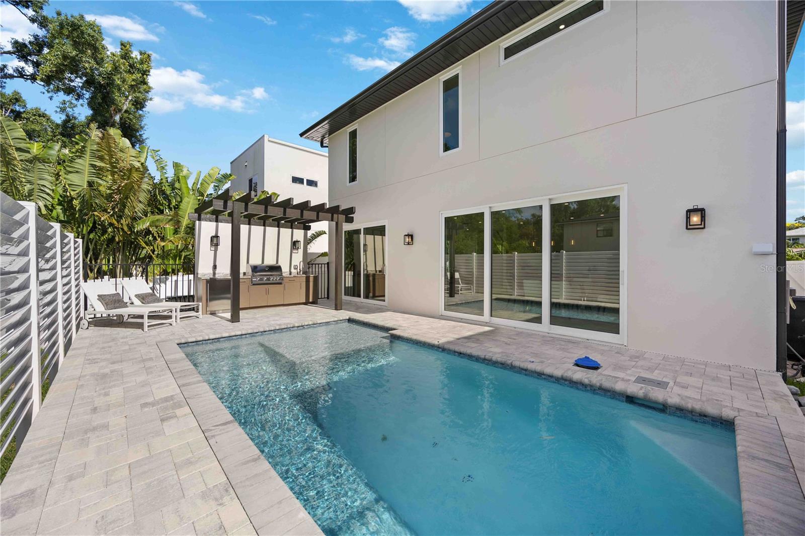 Image 68 of 73 For 2590 Floyd Street