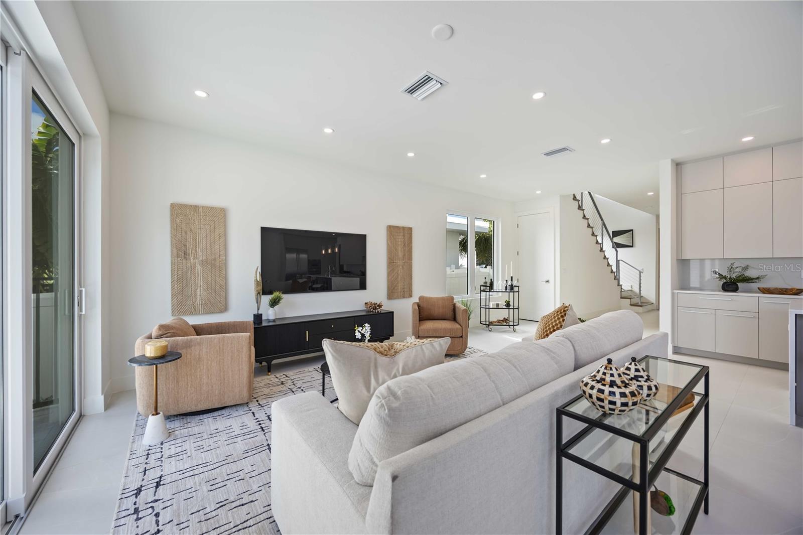 Image 7 of 73 For 2590 Floyd Street