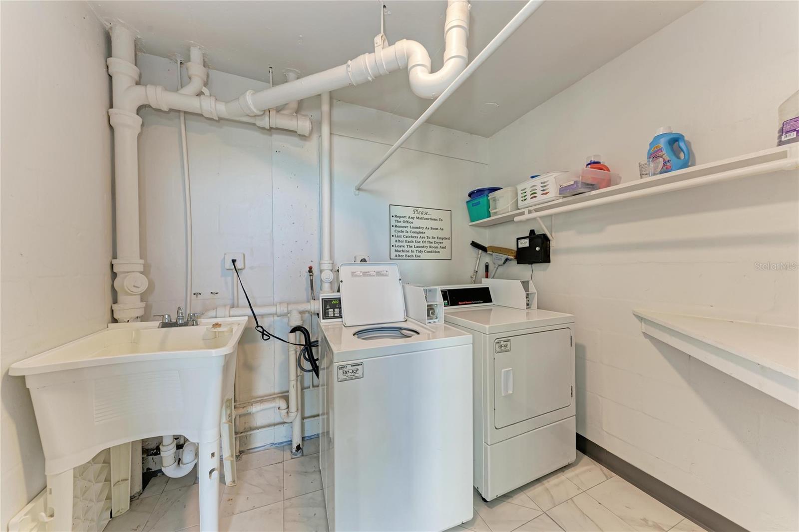 Image 21 of 53 For 5200 Gulf Drive 107