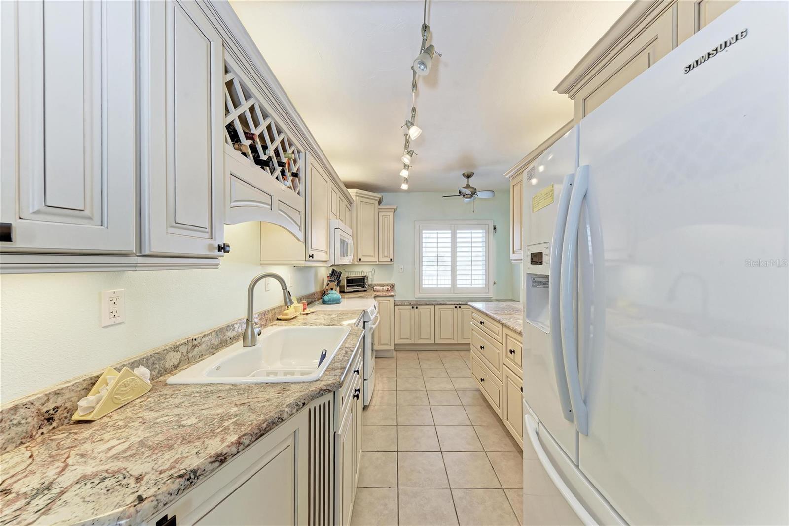 Image 32 of 53 For 5200 Gulf Drive 107