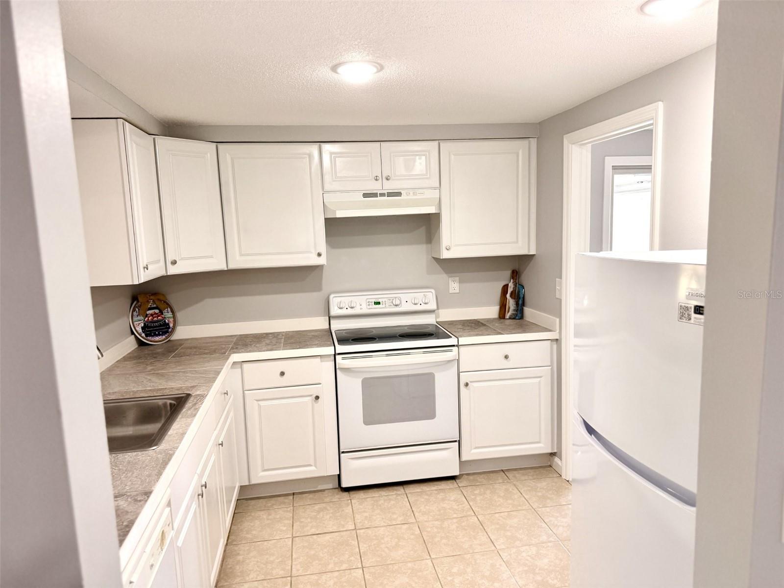 Image 16 of 21 For 114 Sunnyside Drive