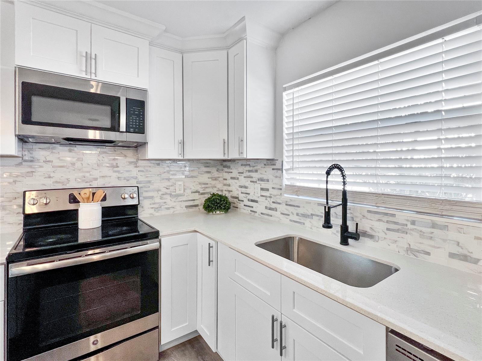 Image 12 of 27 For 1008 37th Street W