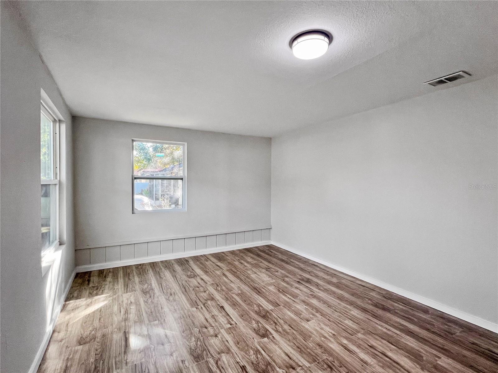 Image 15 of 27 For 1008 37th Street W