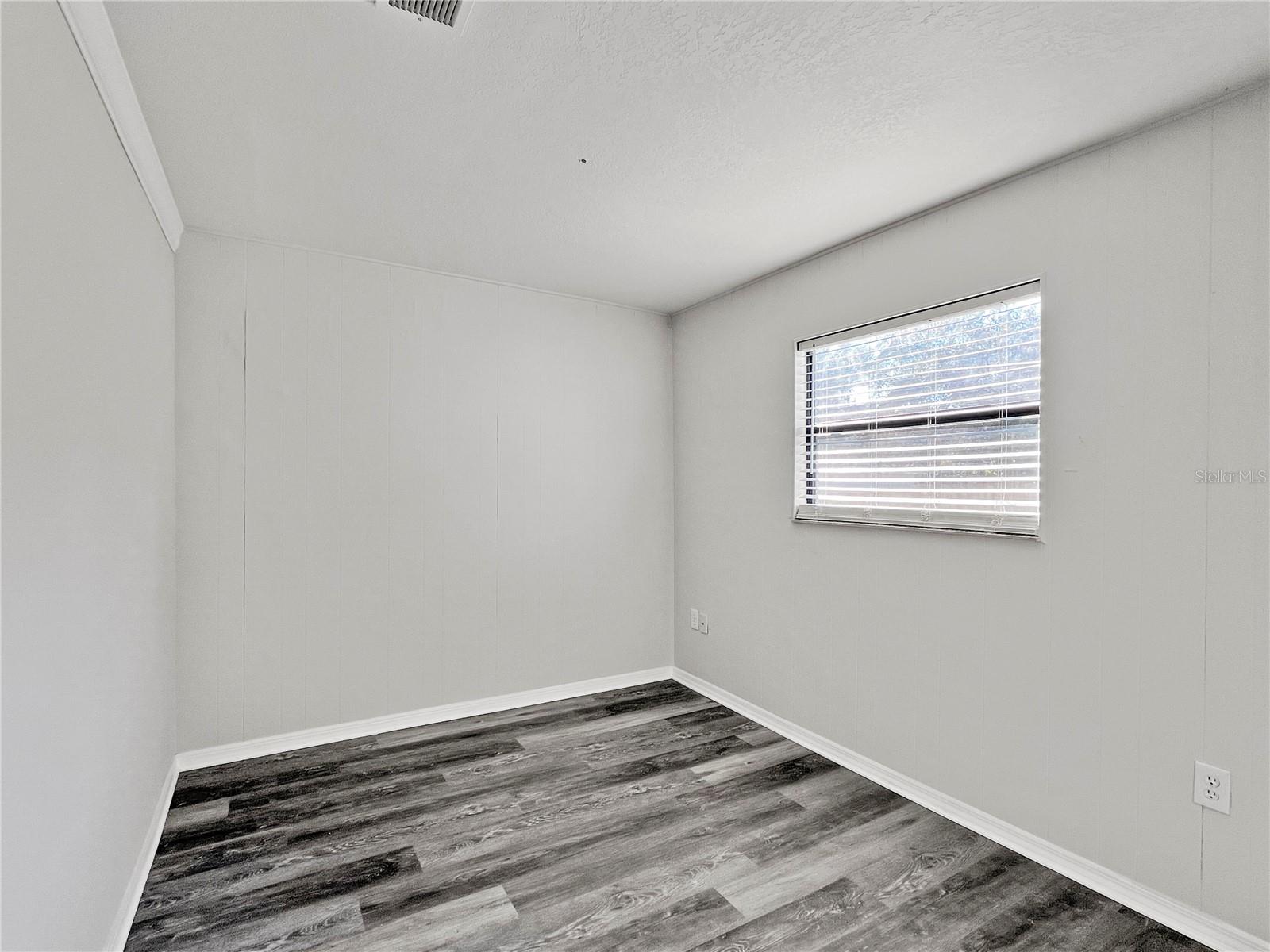 Image 18 of 27 For 1008 37th Street W