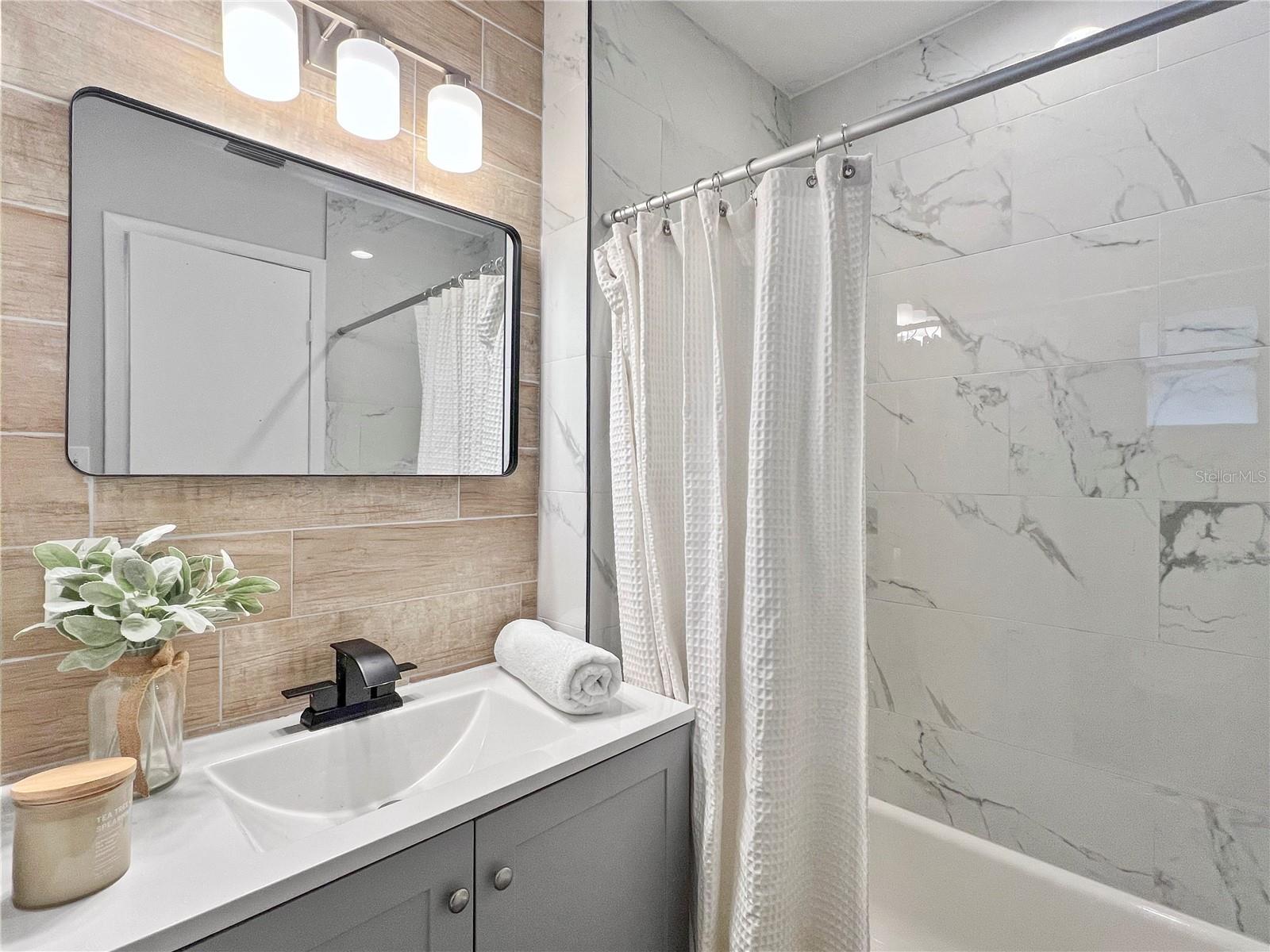 Image 20 of 27 For 1008 37th Street W