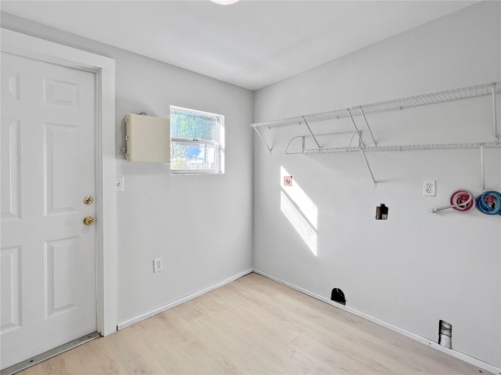 Image 21 of 27 For 1008 37th Street W