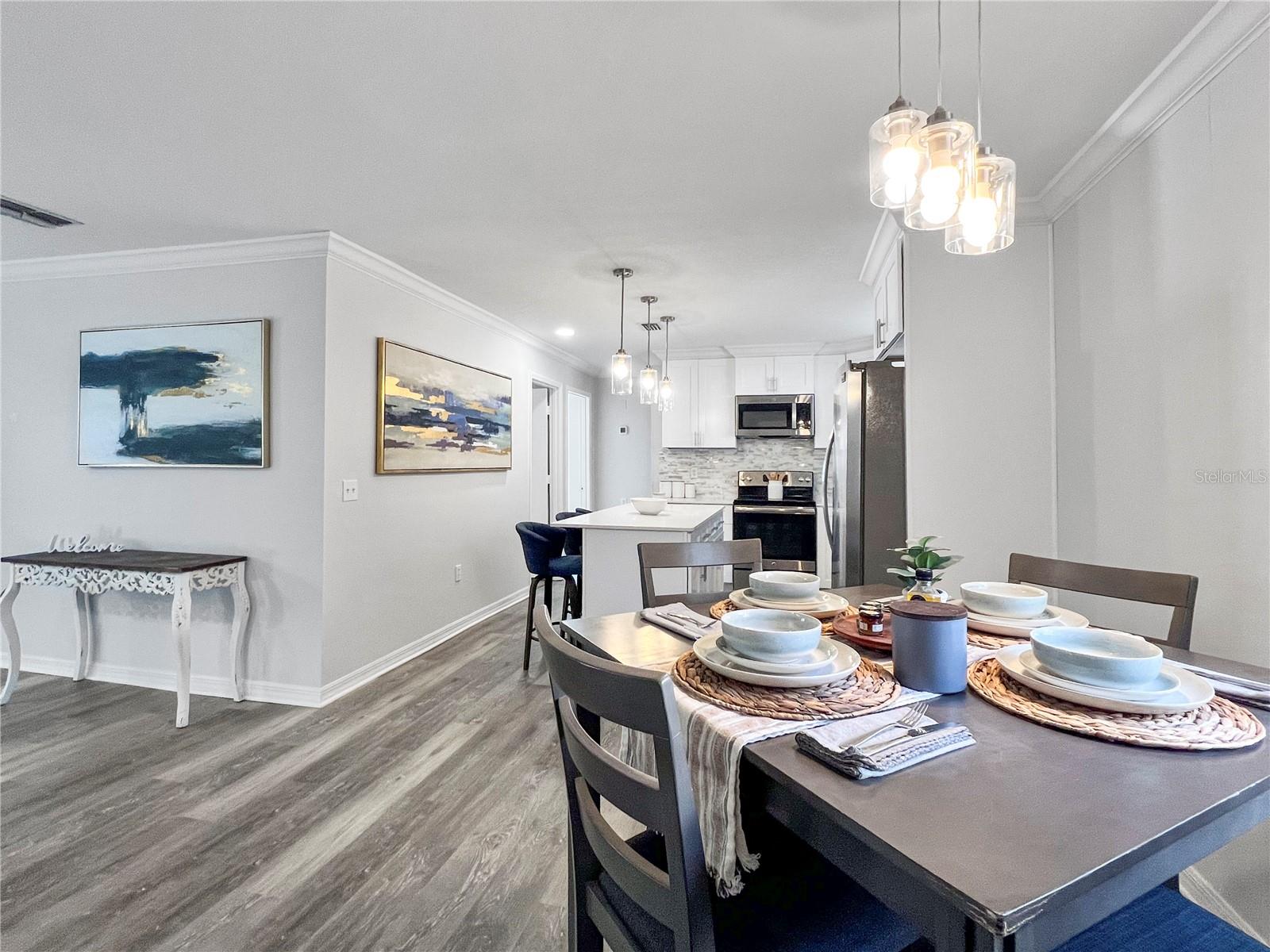 Image 4 of 27 For 1008 37th Street W