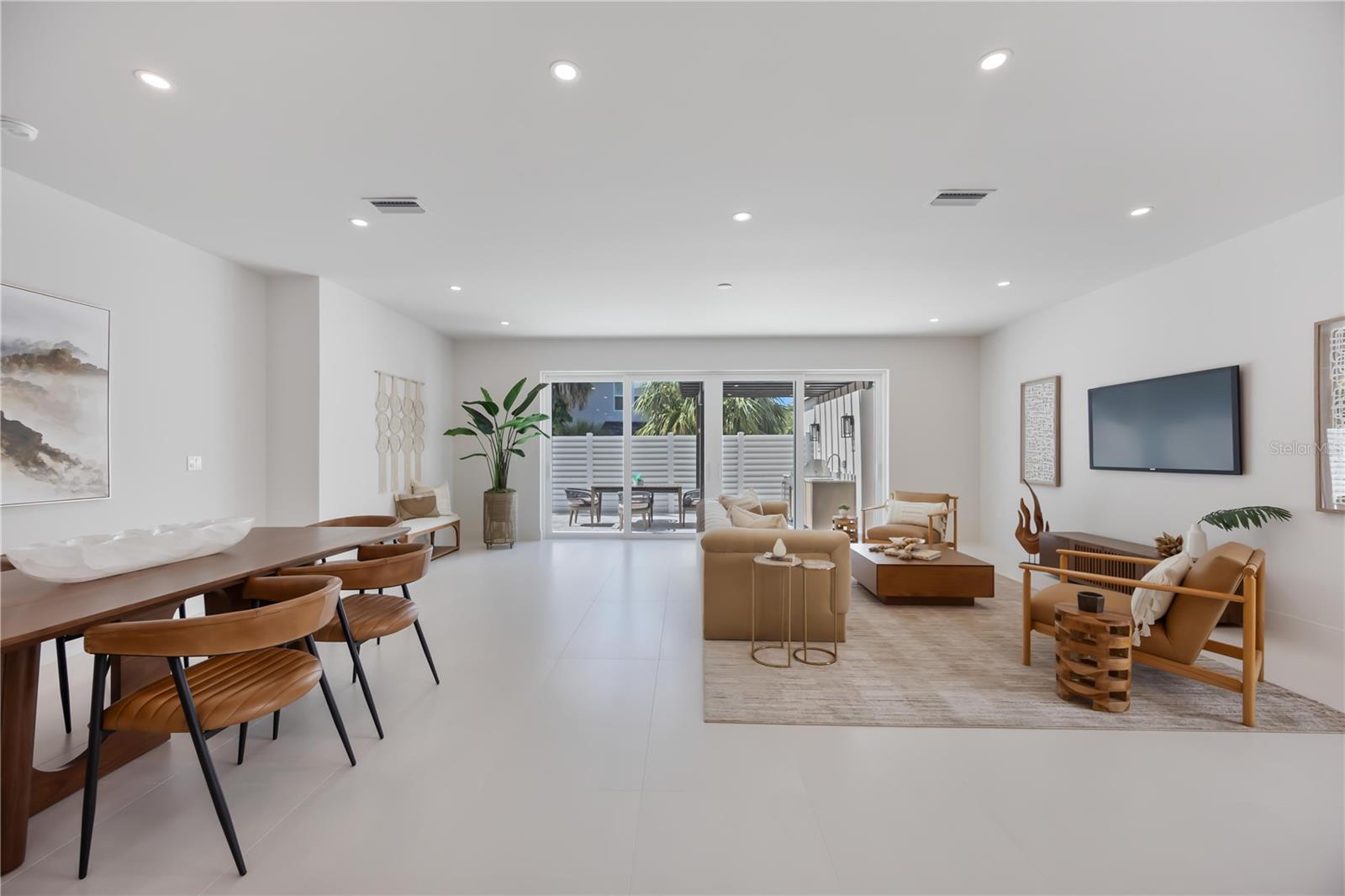 Image 16 of 84 For 2596 Floyd Street