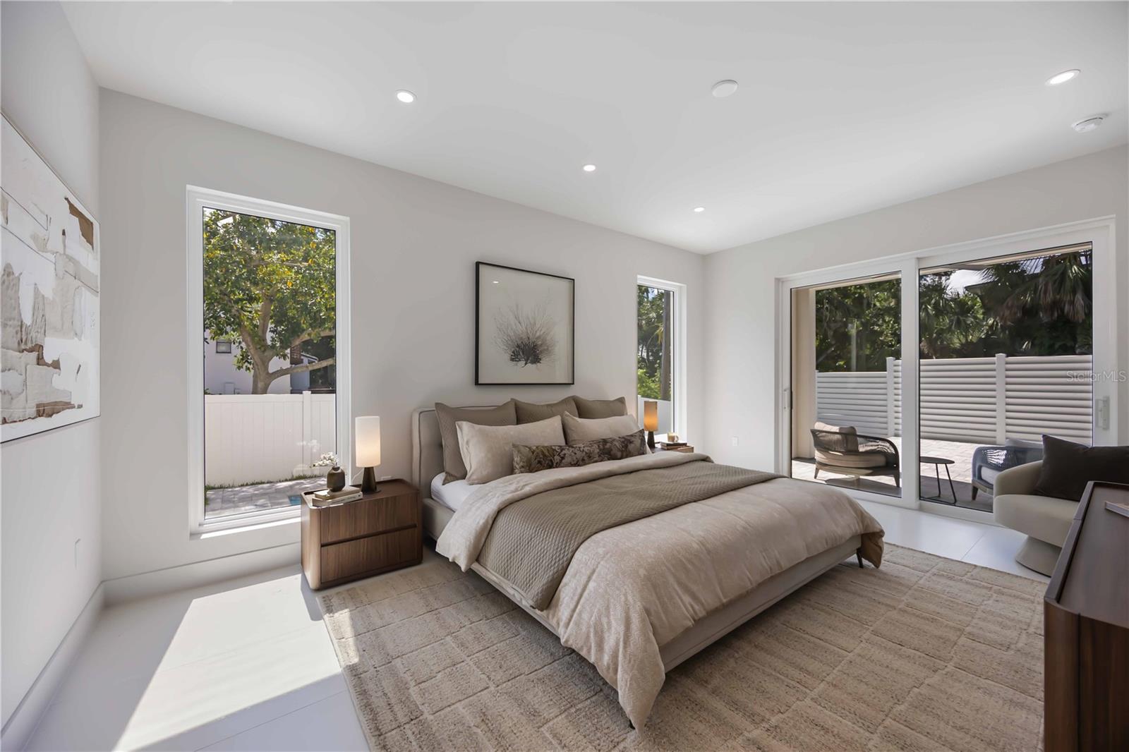 Image 28 of 84 For 2596 Floyd Street