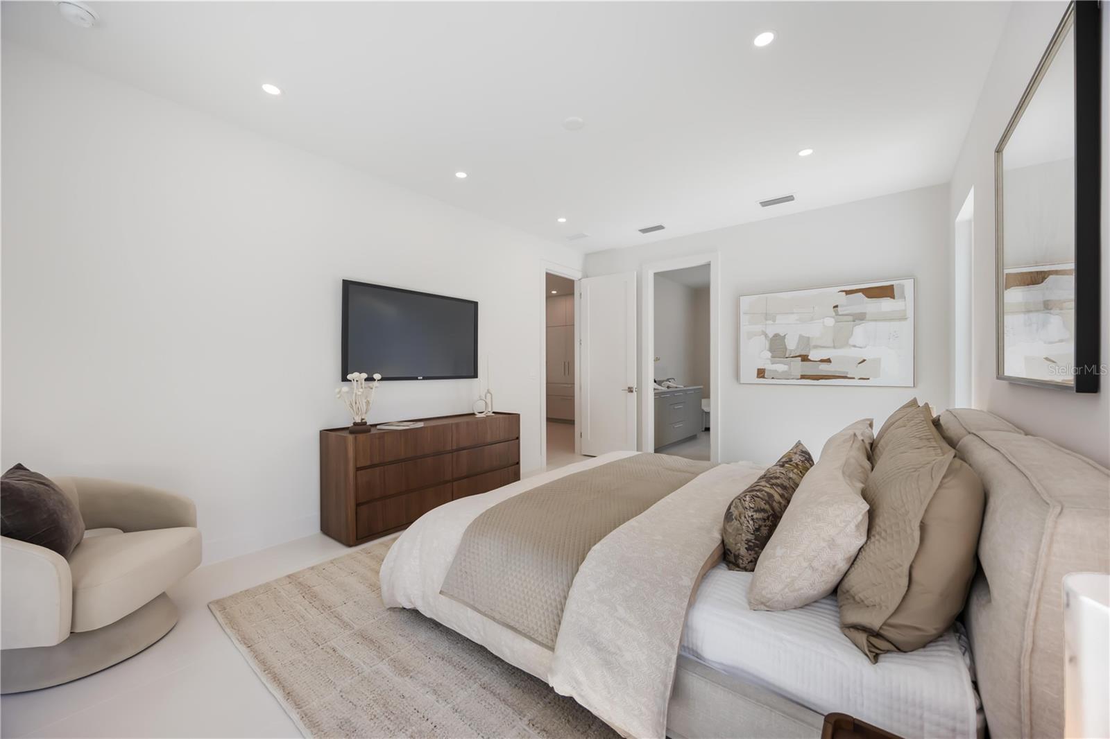 Image 29 of 84 For 2596 Floyd Street