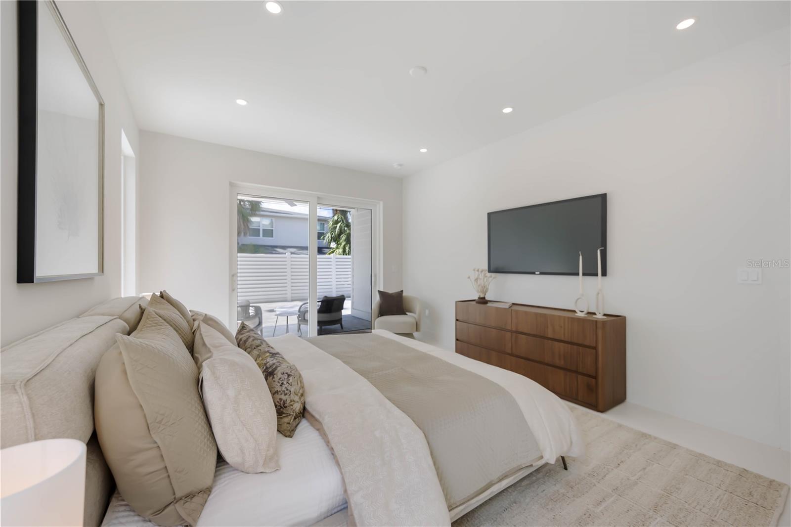 Image 30 of 84 For 2596 Floyd Street