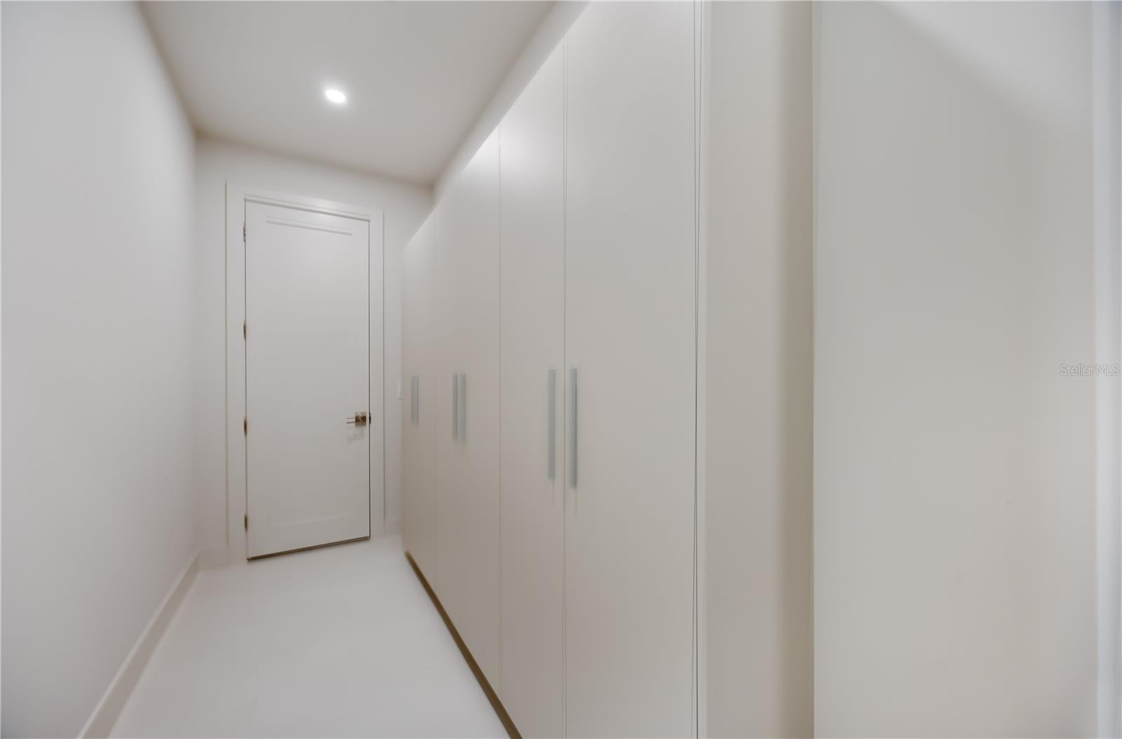 Image 32 of 84 For 2596 Floyd Street