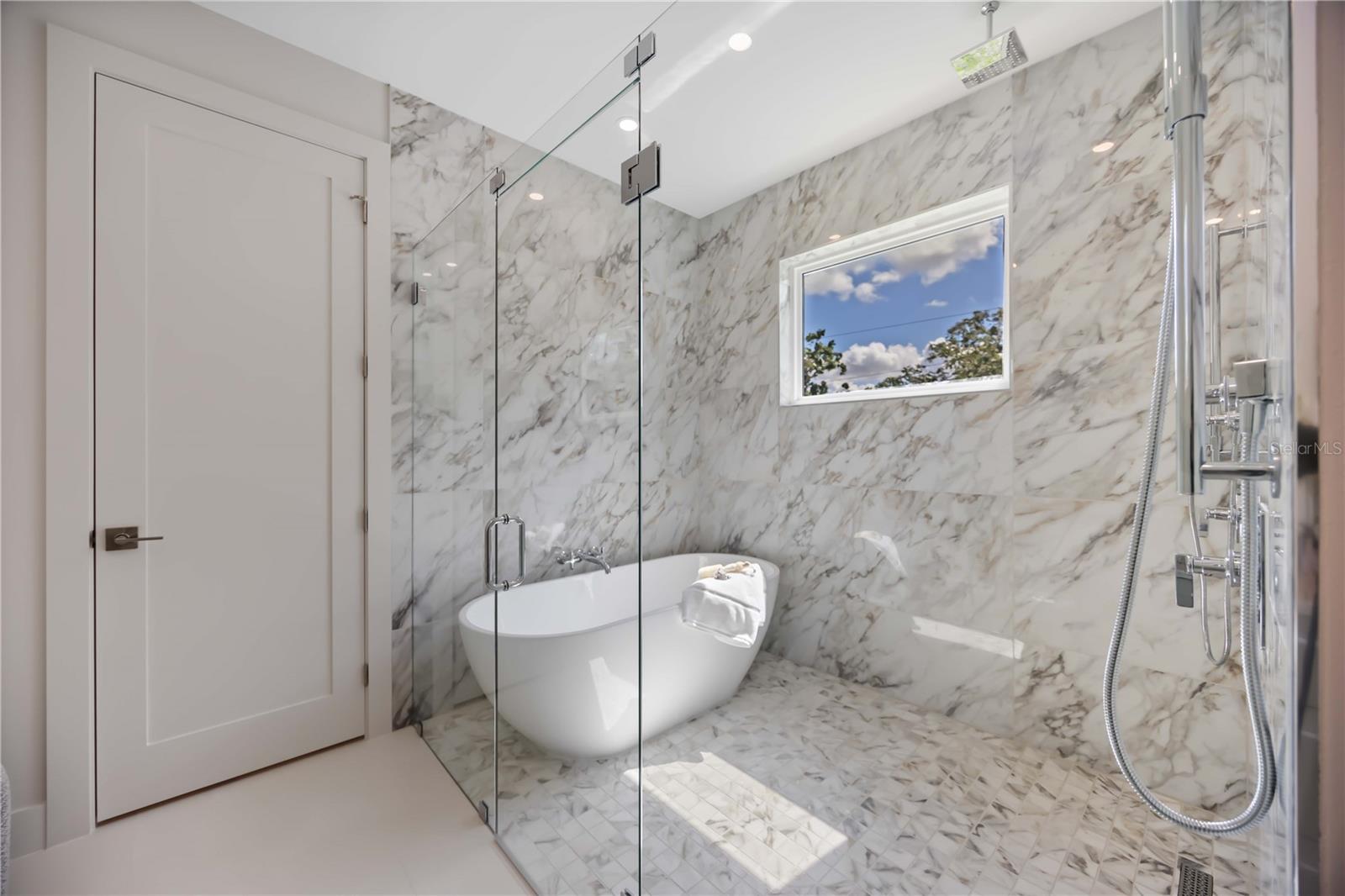 Image 33 of 84 For 2596 Floyd Street