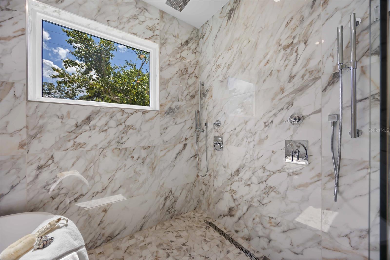 Image 34 of 84 For 2596 Floyd Street