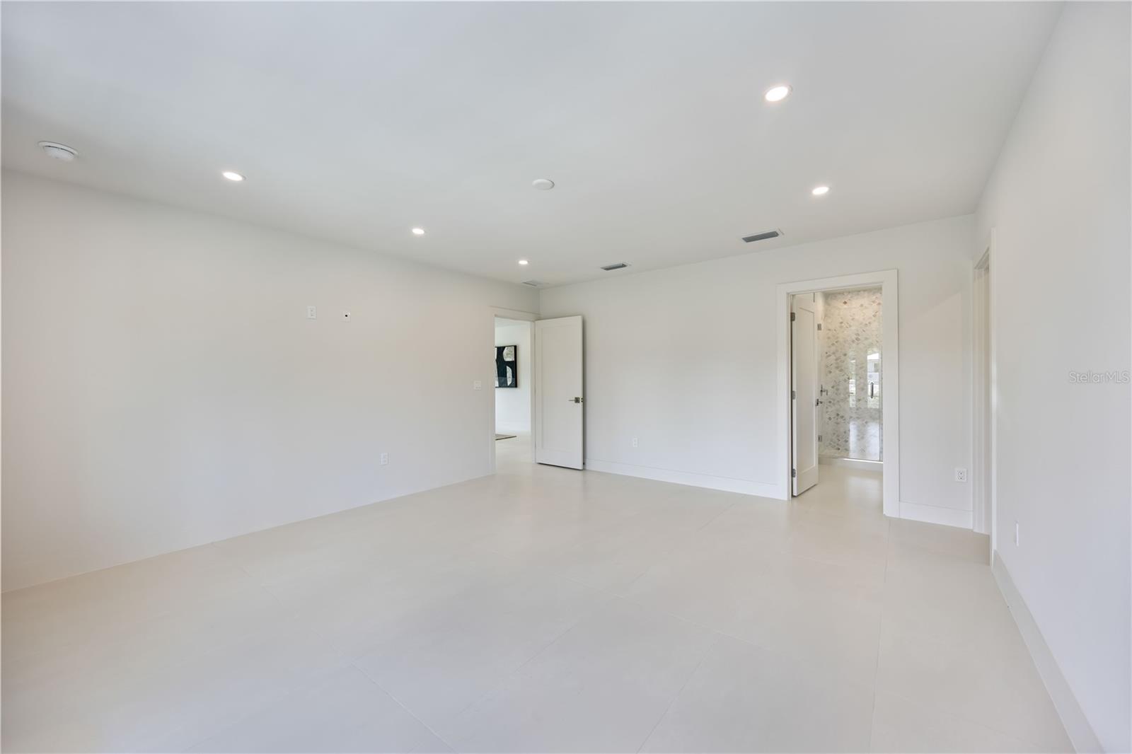 Image 58 of 84 For 2596 Floyd Street