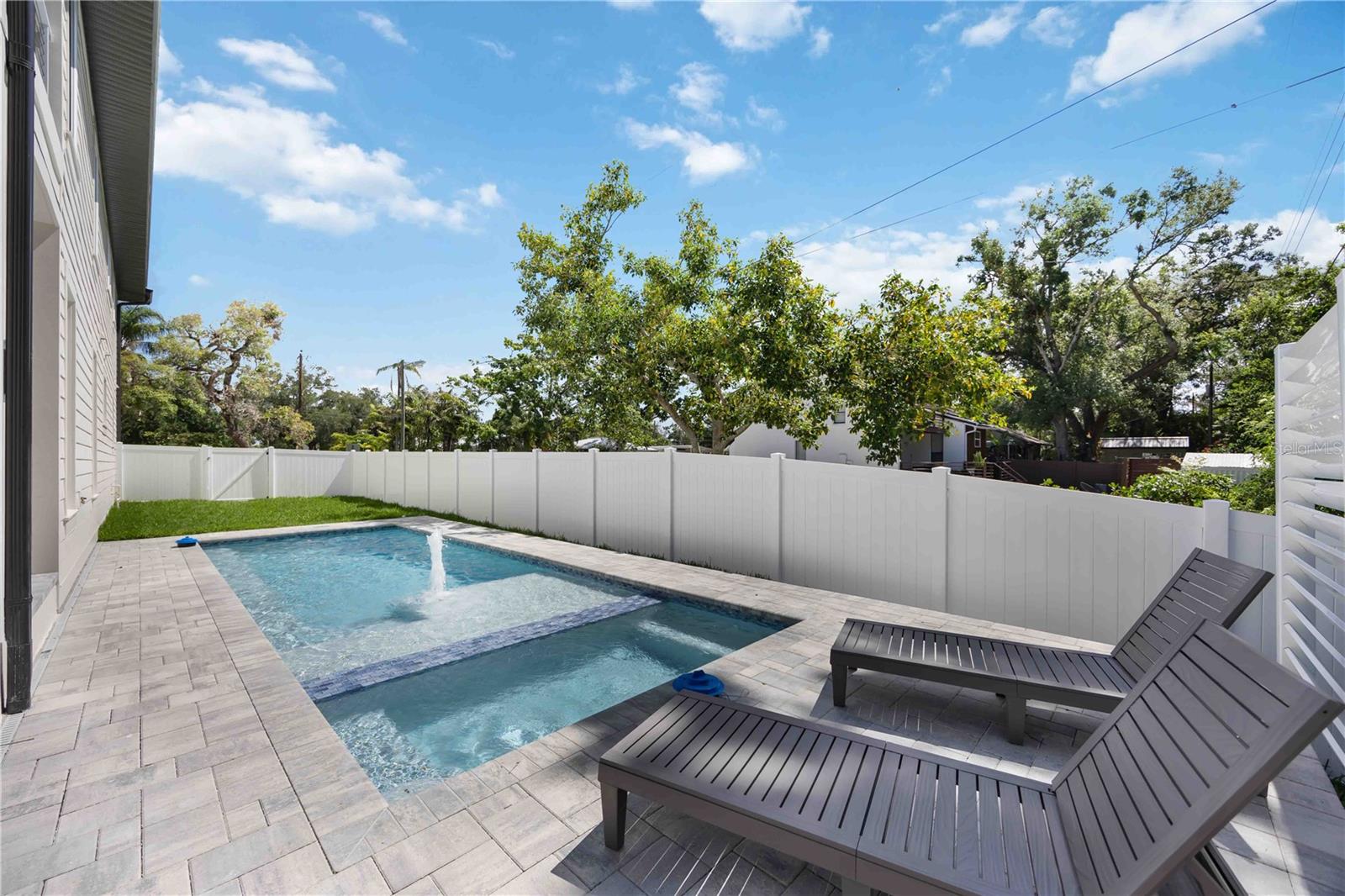 Image 75 of 84 For 2596 Floyd Street