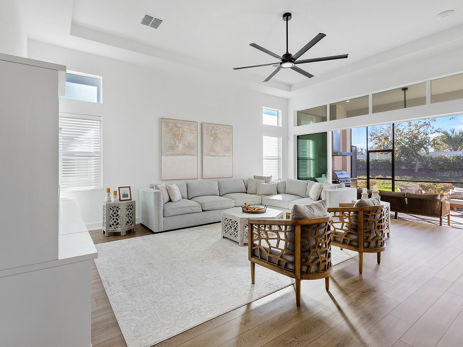 Image 2 of 53 For 8175 Redonda Loop