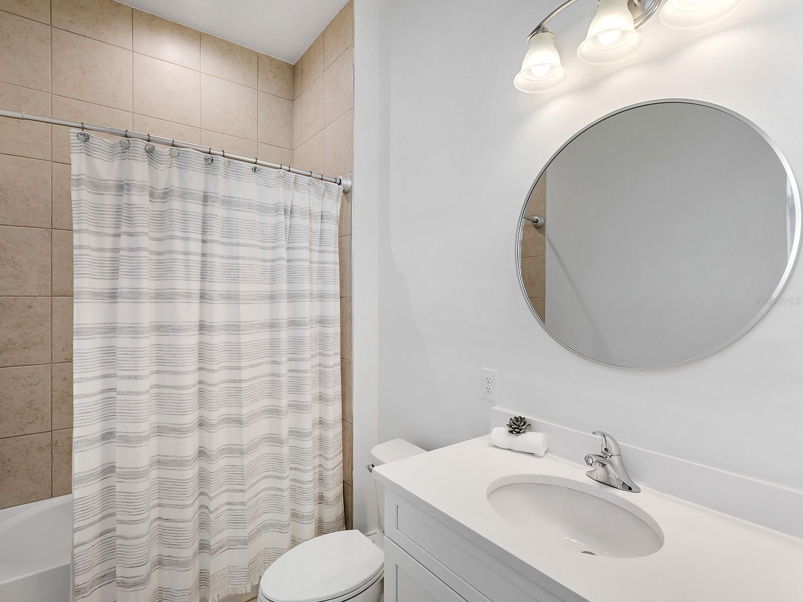 Image 27 of 53 For 8175 Redonda Loop