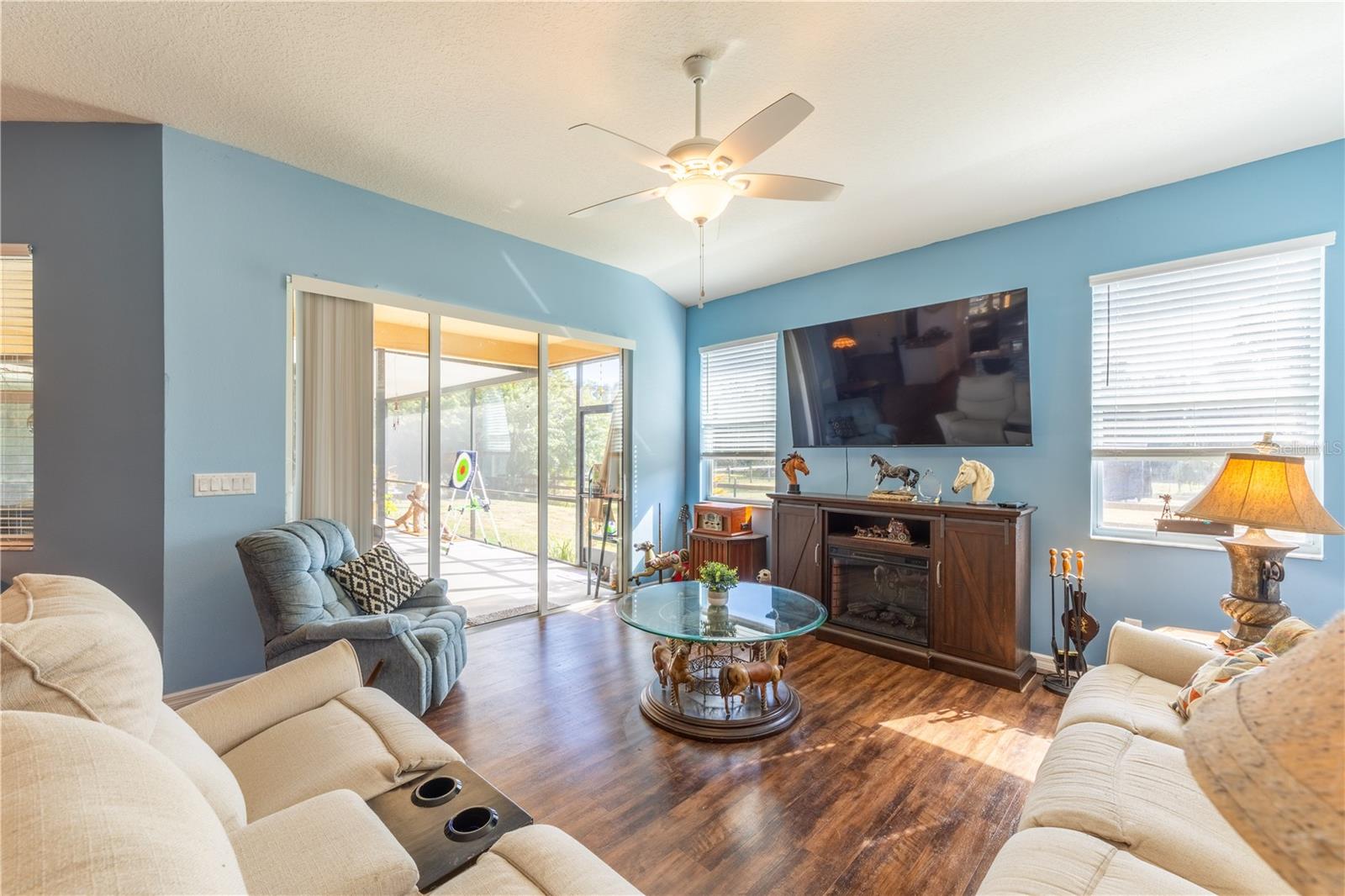 Image 16 of 38 For 6416 18th Avenue E